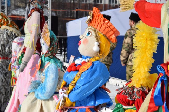 "Прощай Масленица" на Комсомольской площади